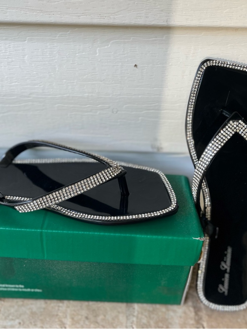 🆕Lauren Lorraine Black Rhinestone-Trim Square-Toe Flip Flops NEW Size 5.5 - Picture 2 of 5